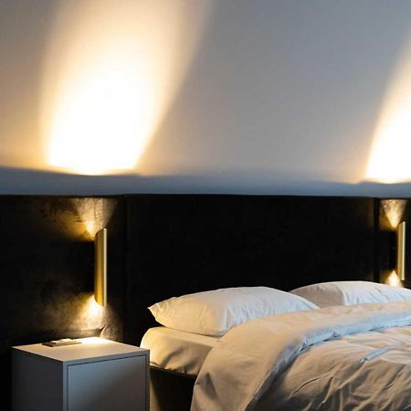 Hotel Cristal Cluj-Napoca Ngoại thất bức ảnh