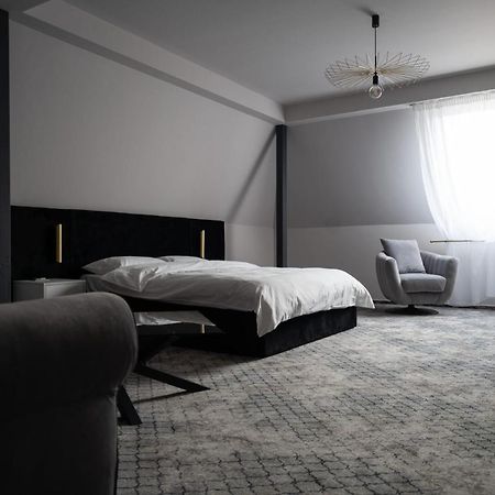 Hotel Cristal Cluj-Napoca Ngoại thất bức ảnh