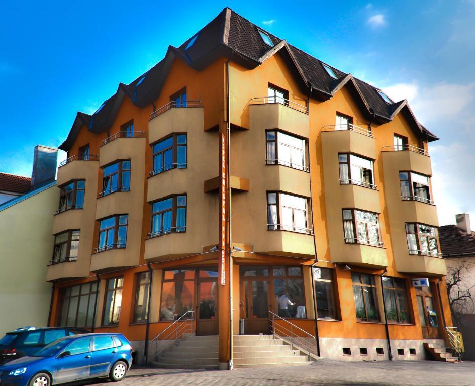 Hotel Cristal Cluj-Napoca Ngoại thất bức ảnh