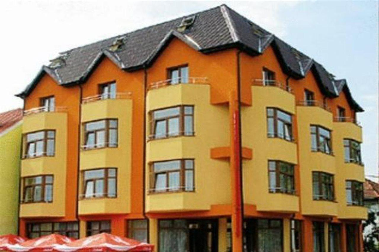 Hotel Cristal Cluj-Napoca Ngoại thất bức ảnh