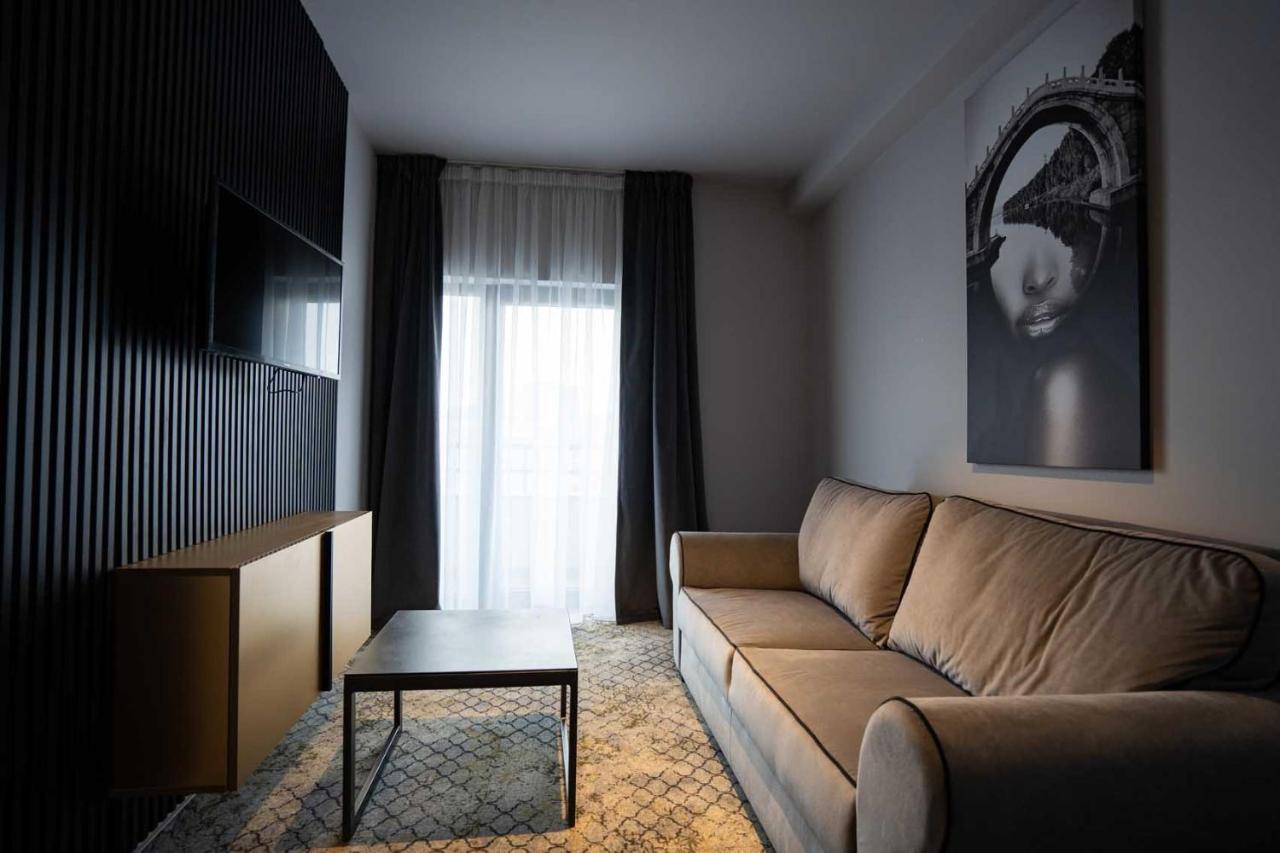 Hotel Cristal Cluj-Napoca Ngoại thất bức ảnh