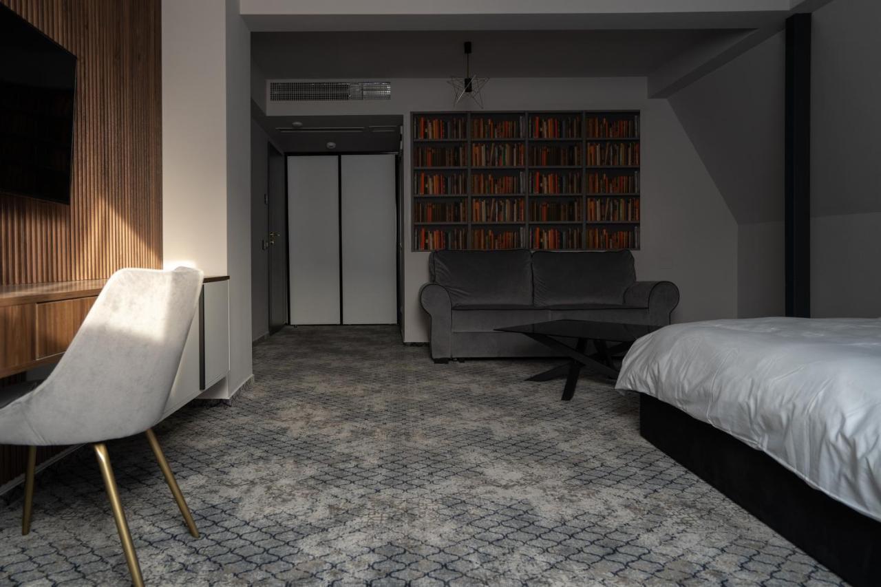 Hotel Cristal Cluj-Napoca Ngoại thất bức ảnh