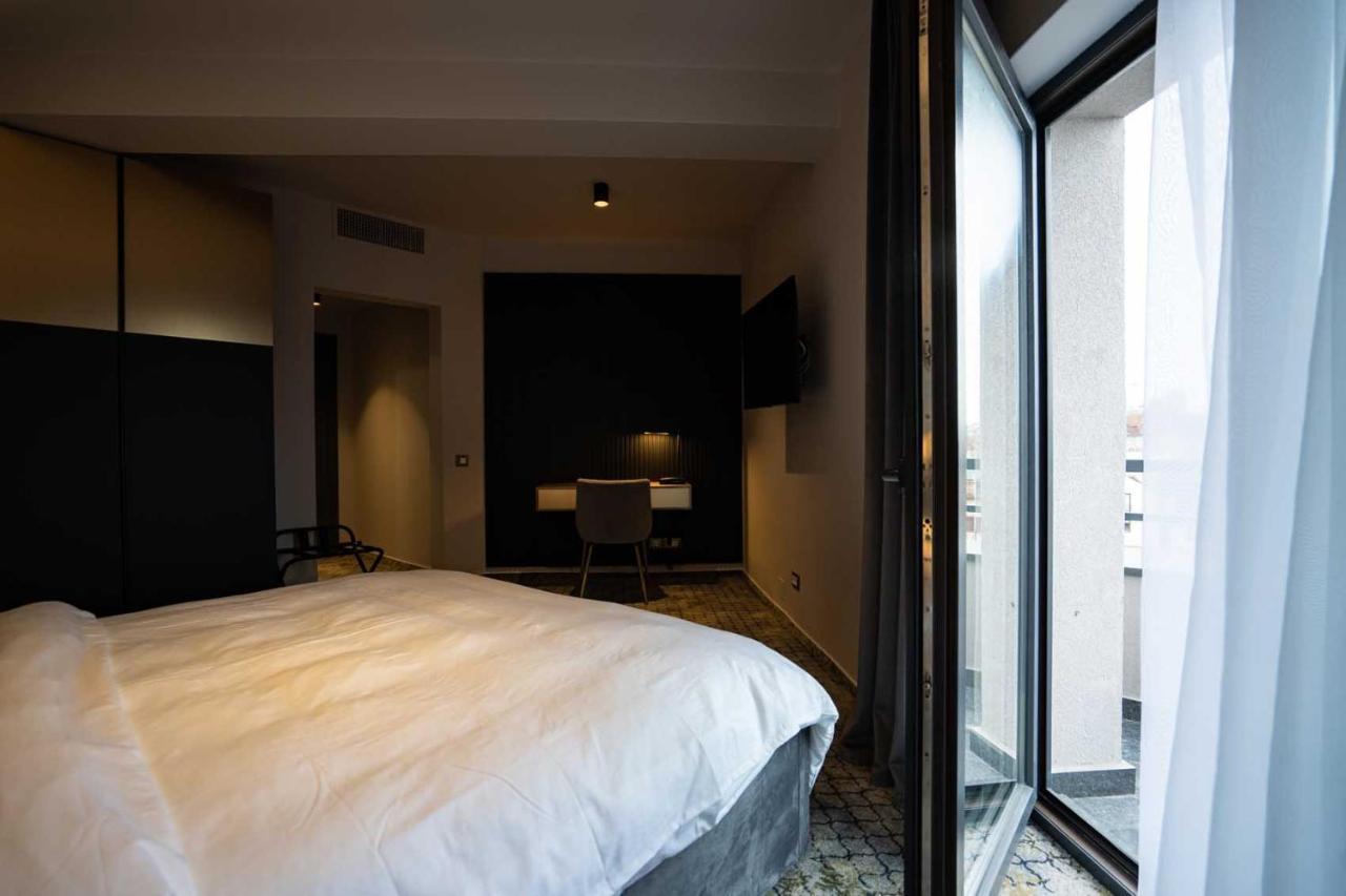 Hotel Cristal Cluj-Napoca Ngoại thất bức ảnh