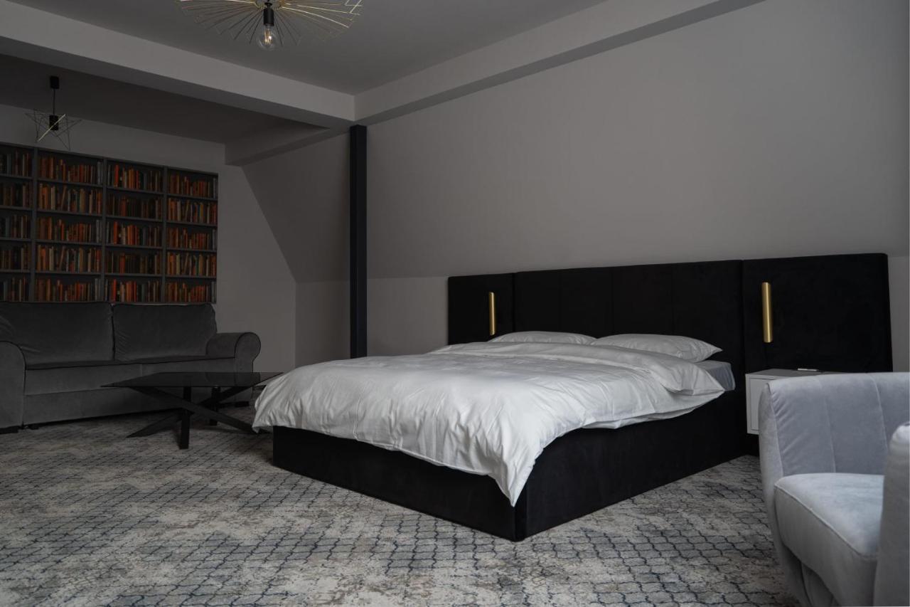 Hotel Cristal Cluj-Napoca Ngoại thất bức ảnh