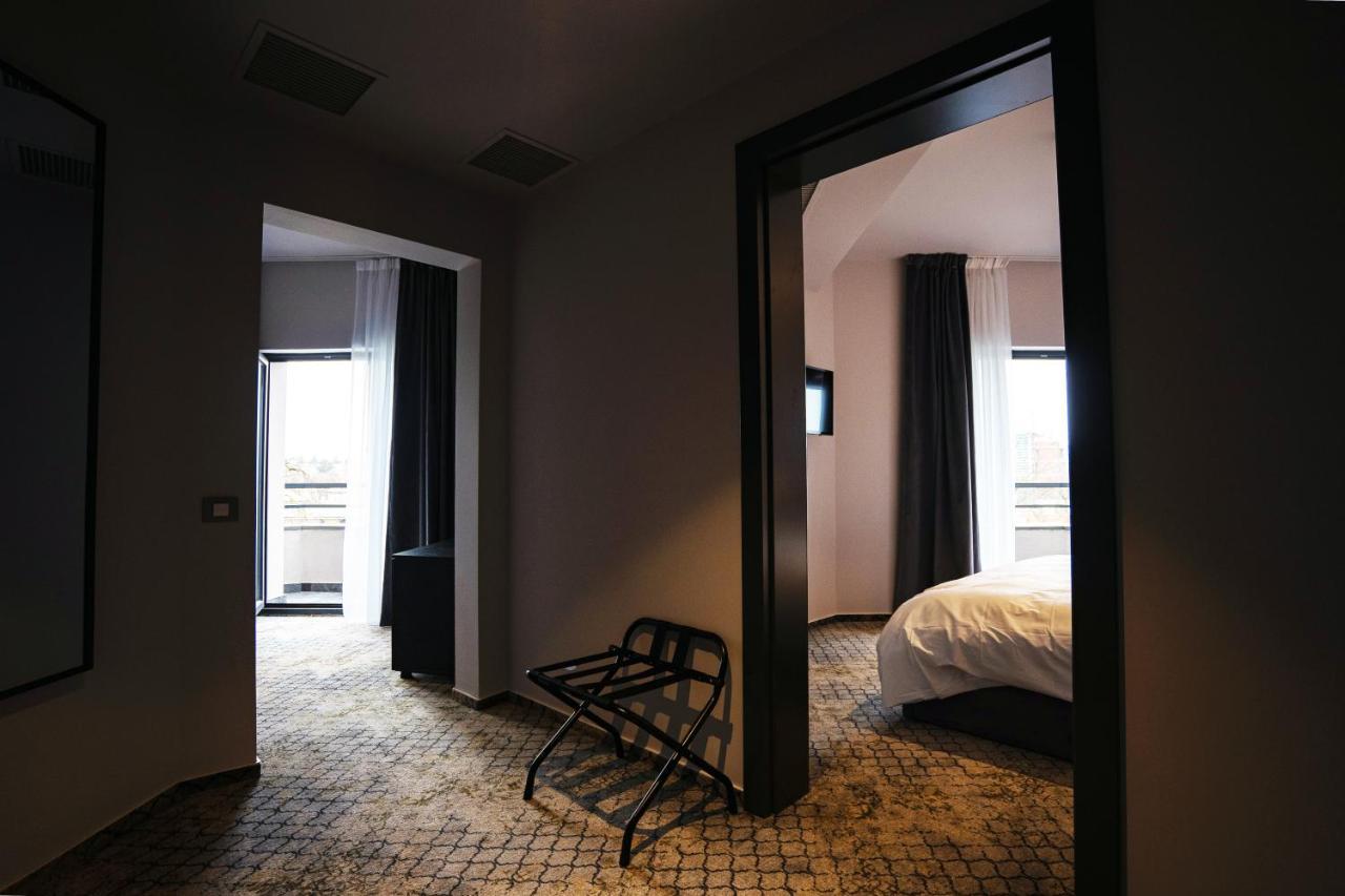 Hotel Cristal Cluj-Napoca Ngoại thất bức ảnh