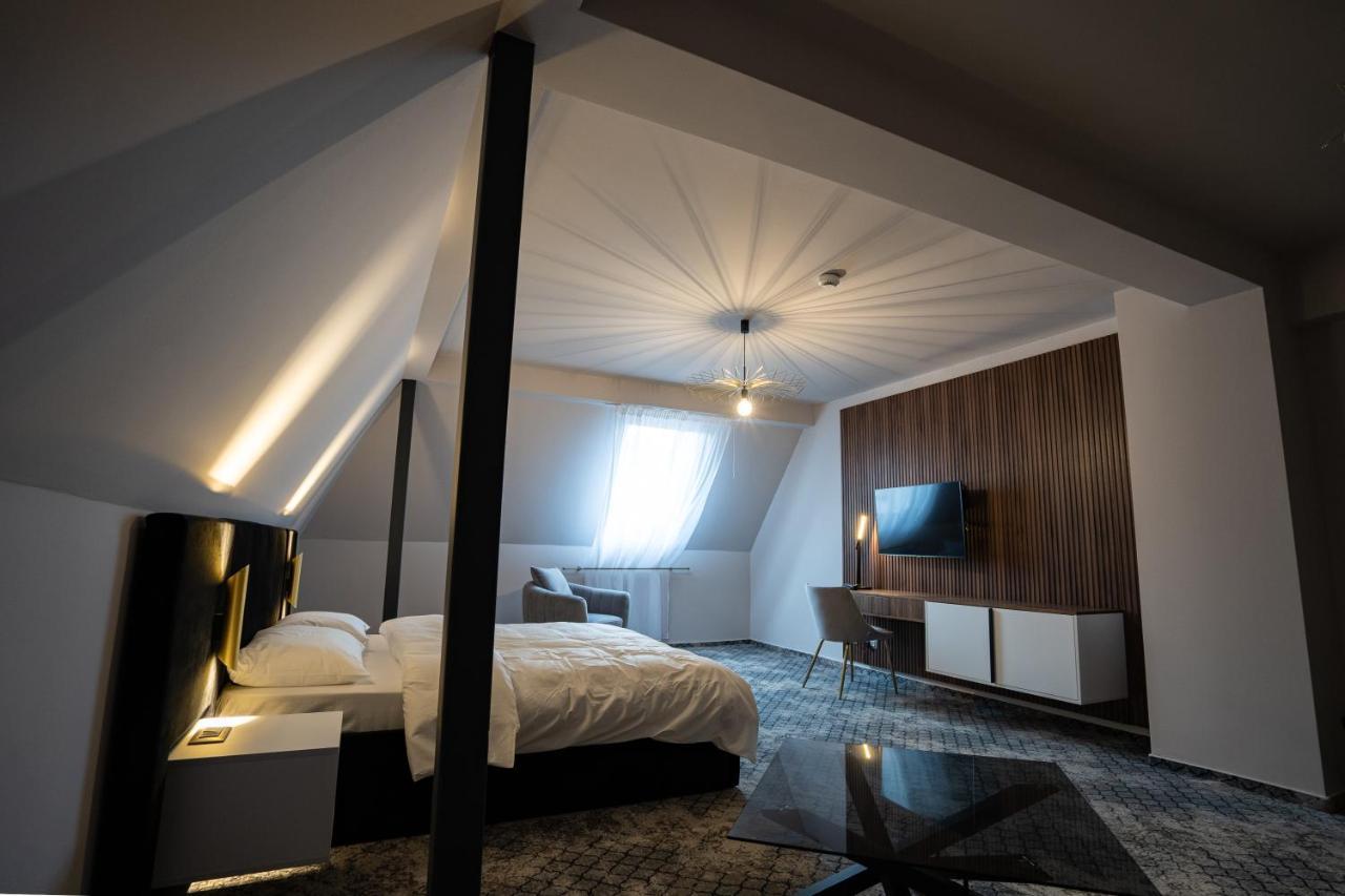 Hotel Cristal Cluj-Napoca Ngoại thất bức ảnh