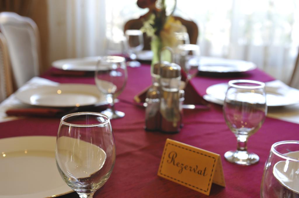 Hotel Cristal Cluj-Napoca Ngoại thất bức ảnh